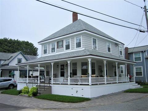 16 Hammond St, Wareham, MA 02532 photo 2