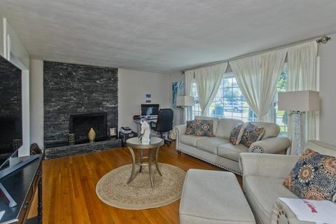 70 Harrow Rd, Springfield, MA 01118 photo 9