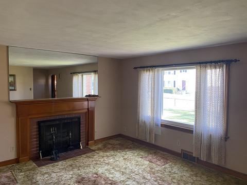 76 Edward St, Chicopee, MA 01020 photo 7