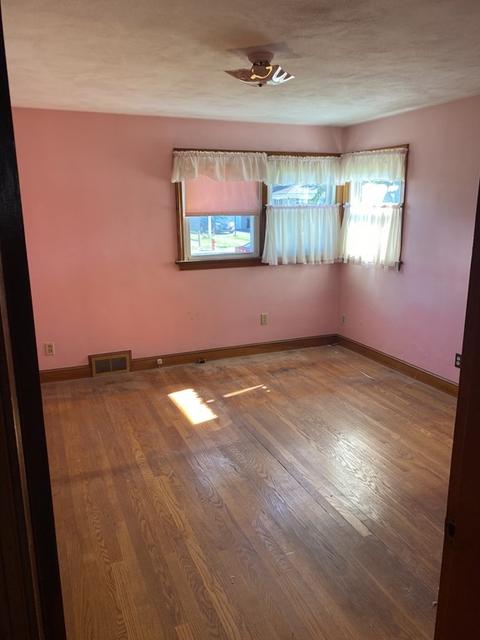 76 Edward St, Chicopee, MA 01020 photo 14