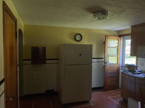 76 Edward St, Chicopee, MA 01020 photo 10