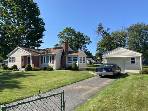 76 Edward St, Chicopee, MA 01020 photo 2