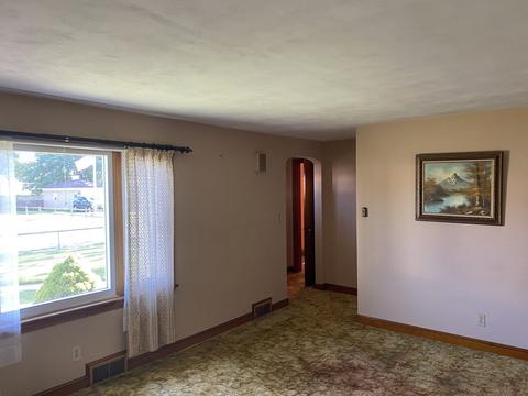 76 Edward St, Chicopee, MA 01020 photo 8