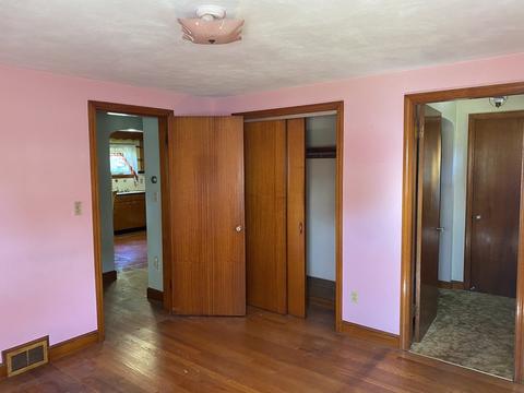 76 Edward St, Chicopee, MA 01020 photo 13