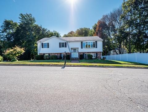 1 Patrick Cir, Stoneham, MA 02180 photo 2