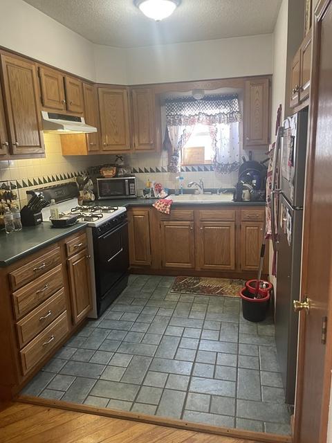 12 Orchard St, Fall River, MA 02723 photo 8