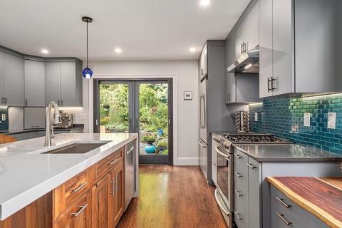 20 Clinton Rd, Brookline, MA 02445 photo 4