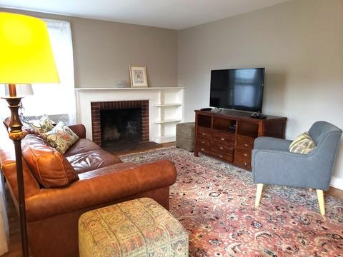 7 Holly St, Hingham, MA 02043 photo 4