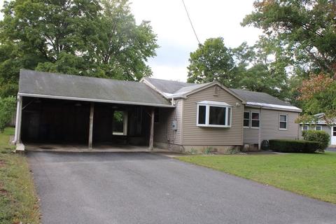 4 Warner St, Erving, MA 01344 photo 1