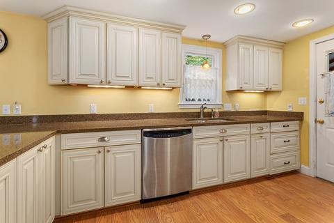 34 Beech St, Saugus, MA 01906 photo 9
