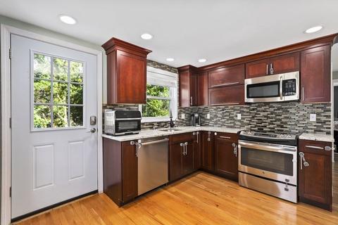 39 Pratt Ave, Dedham, MA 02026 photo 3