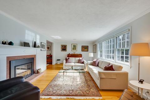 27 Perry Dr, Needham, MA 02492 photo 5