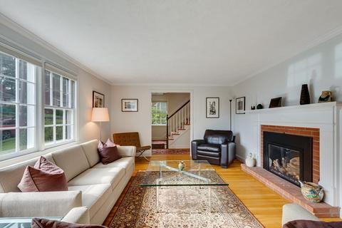 27 Perry Dr, Needham, MA 02492 photo 4