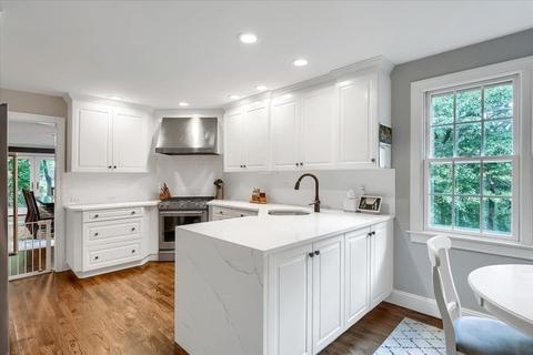 38 Emerald Dr, Reading, MA 01867 photo 4