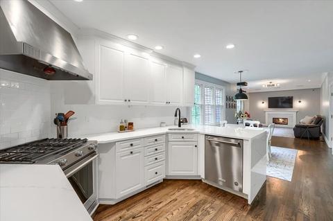 38 Emerald Dr, Reading, MA 01867 photo 2