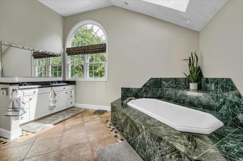 38 Emerald Dr, Reading, MA 01867 photo 22