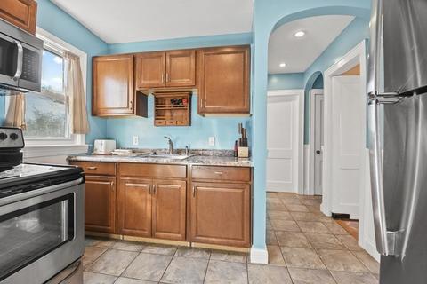 18 Michigan Rd, Worcester, MA 01606 photo 11