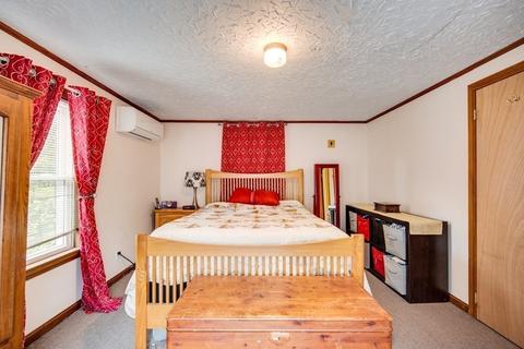 84 Price St, Springfield, MA 01104 photo 15