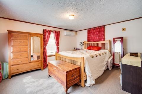 84 Price St, Springfield, MA 01104 photo 13