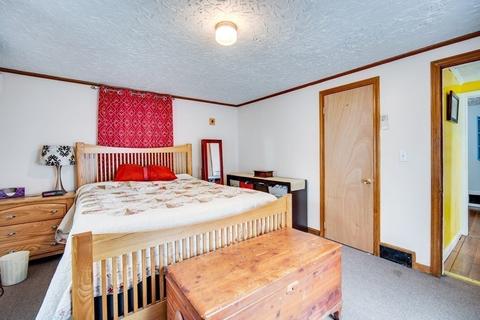 84 Price St, Springfield, MA 01104 photo 14