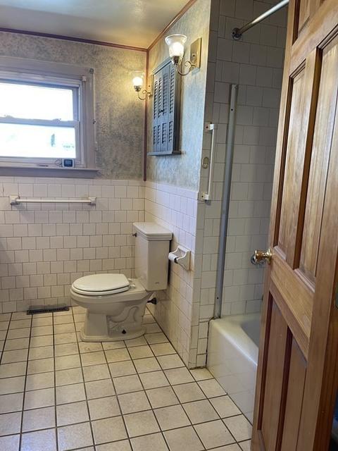 86 Guild St, Fall River, MA 02724 photo 10