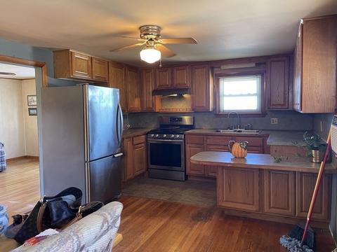 86 Guild St, Fall River, MA 02724 photo 2