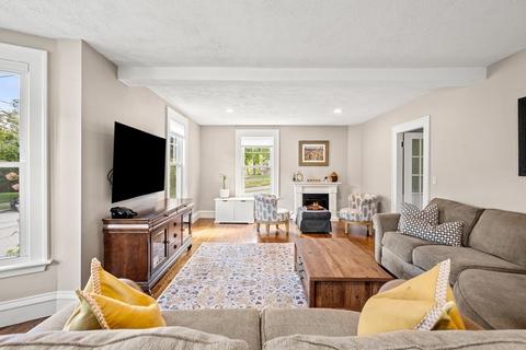 47 Pentucket Ave, Lowell, MA 01852 photo 4