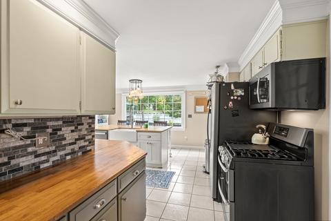 47 Pentucket Ave, Lowell, MA 01852 photo 10