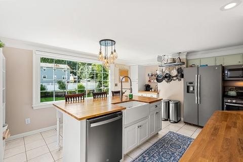 47 Pentucket Ave, Lowell, MA 01852 photo 9