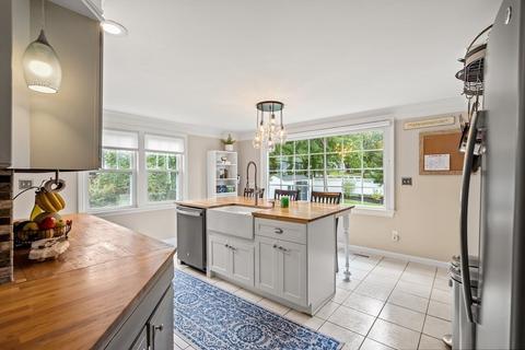47 Pentucket Ave, Lowell, MA 01852 photo 11