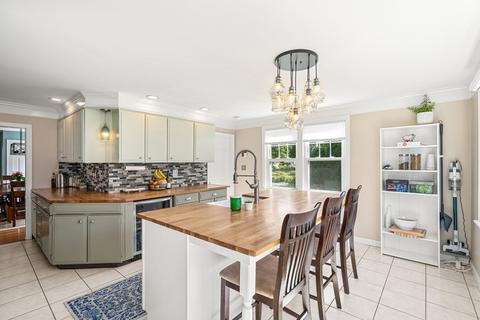 47 Pentucket Ave, Lowell, MA 01852 photo 7