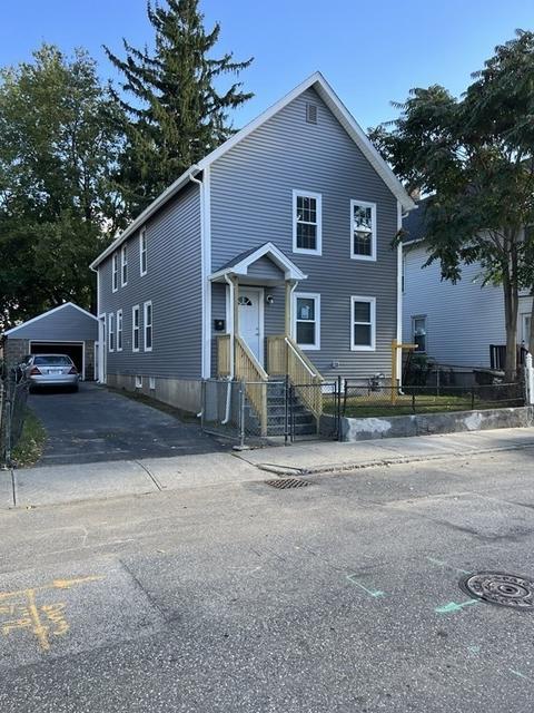 45 Loring St, Springfield, MA 01105 photo 2