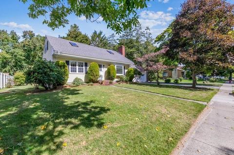 74 Hedge St, Fairhaven, MA 02719 photo 3