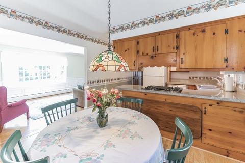 74 Hedge St, Fairhaven, MA 02719 photo 8