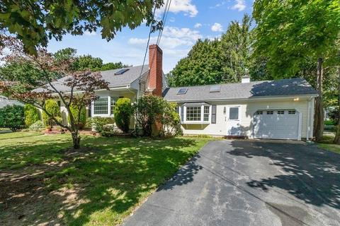 74 Hedge St, Fairhaven, MA 02719 photo 4