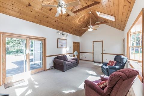 74 Hedge St, Fairhaven, MA 02719 photo 5