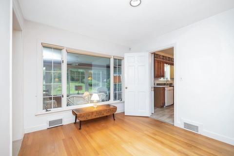 123 Fenimore Blvd, Springfield, MA 01108 photo 8
