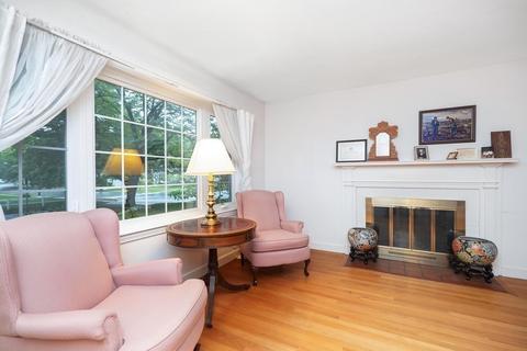 123 Fenimore Blvd, Springfield, MA 01108 photo 5