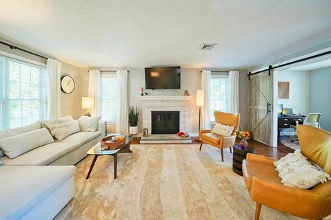 27 Darwin Ln, Walpole, MA 02081 photo 10