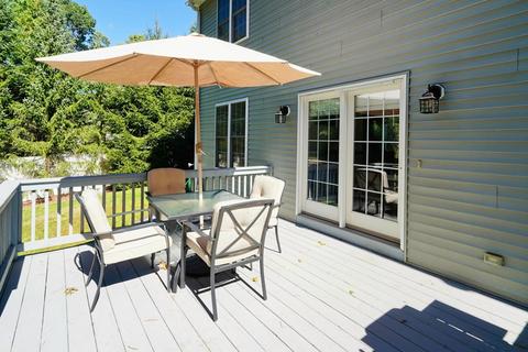 27 Darwin Ln, Walpole, MA 02081 photo 8