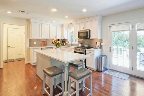 27 Darwin Ln, Walpole, MA 02081 photo 7