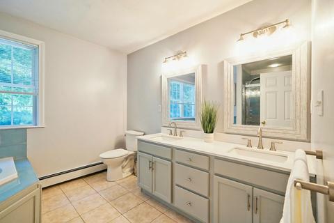 27 Darwin Ln, Walpole, MA 02081 photo 14