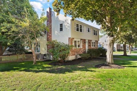 13 Auburn St, Reading, MA 01867 photo 3