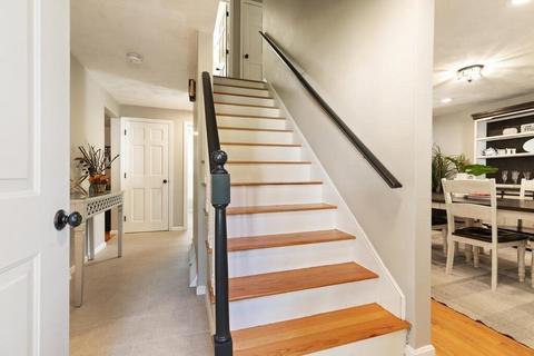 13 Auburn St, Reading, MA 01867 photo 4