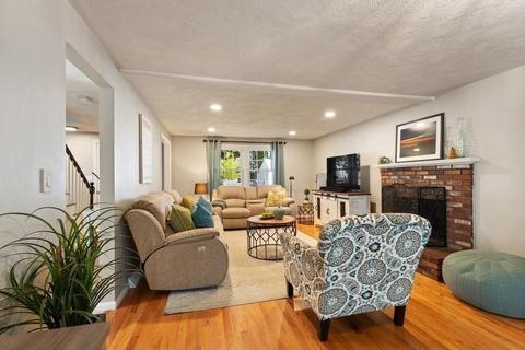 13 Auburn St, Reading, MA 01867 photo 7