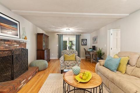 13 Auburn St, Reading, MA 01867 photo 8