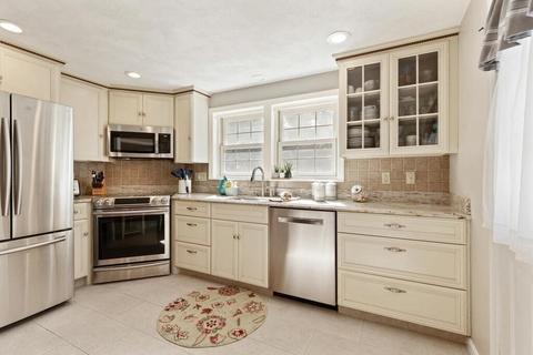 13 Auburn St, Reading, MA 01867 photo 14