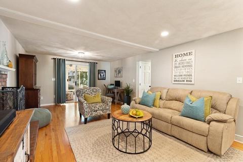 13 Auburn St, Reading, MA 01867 photo 6
