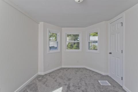 31 Silver St, West Springfield, MA 01089 photo 23