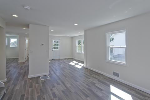 31 Silver St, West Springfield, MA 01089 photo 19